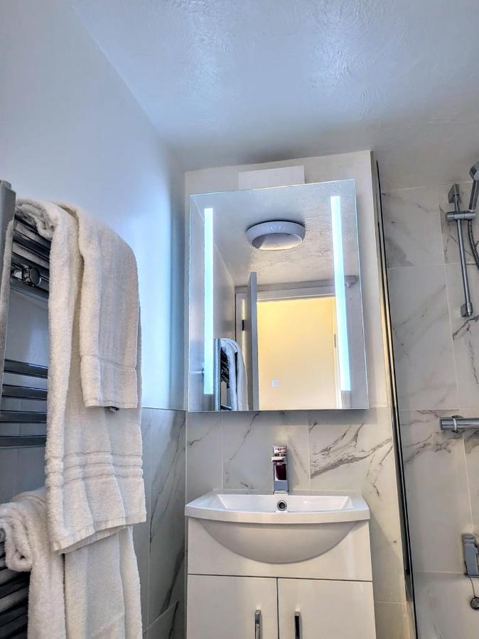 Innit Windsor Apartment *