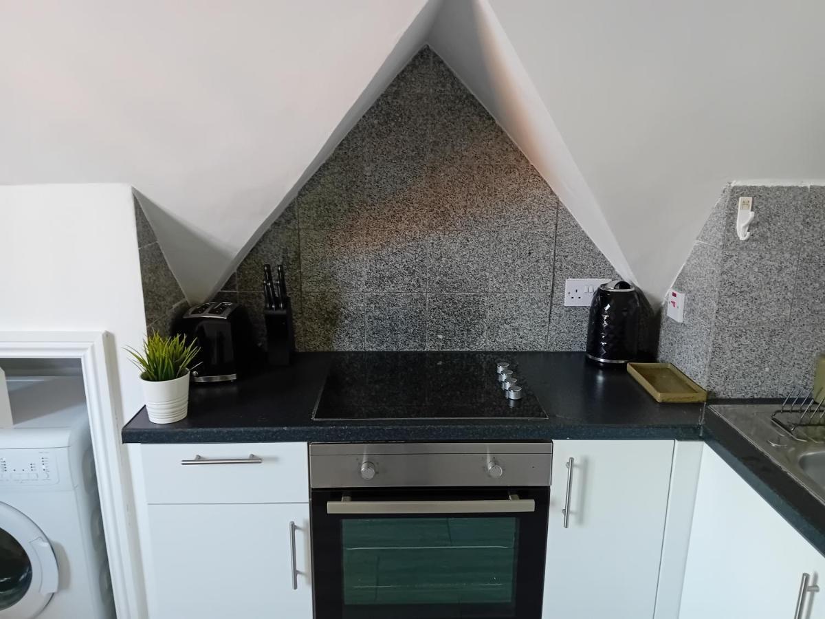 Modern Spacious Apartment Brighton