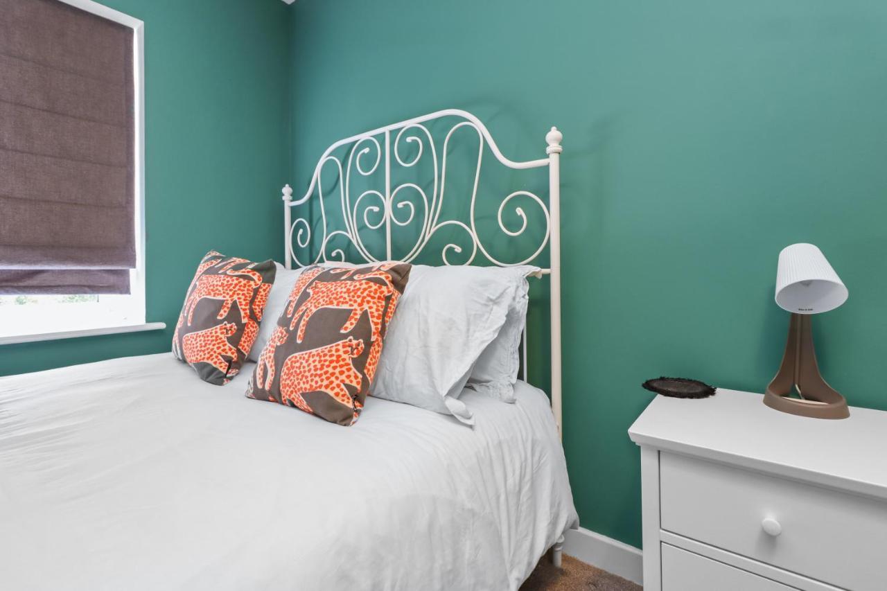 Holiday home Modern House With Parking Buisness And Leisure Brighton
