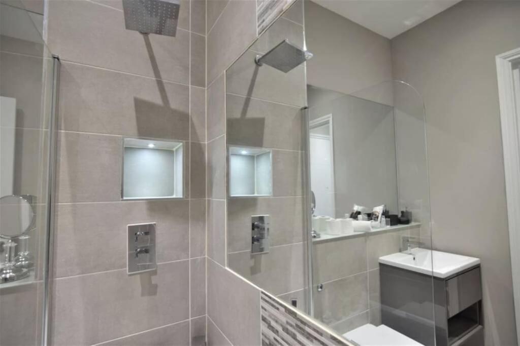 Flash Sale Centre Seafront 1 Bedroom Flat Bn1gre09 *