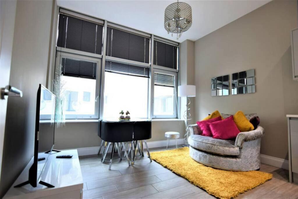 Flash Sale Centre Seafront 1 Bedroom Flat Bn1gre09 *