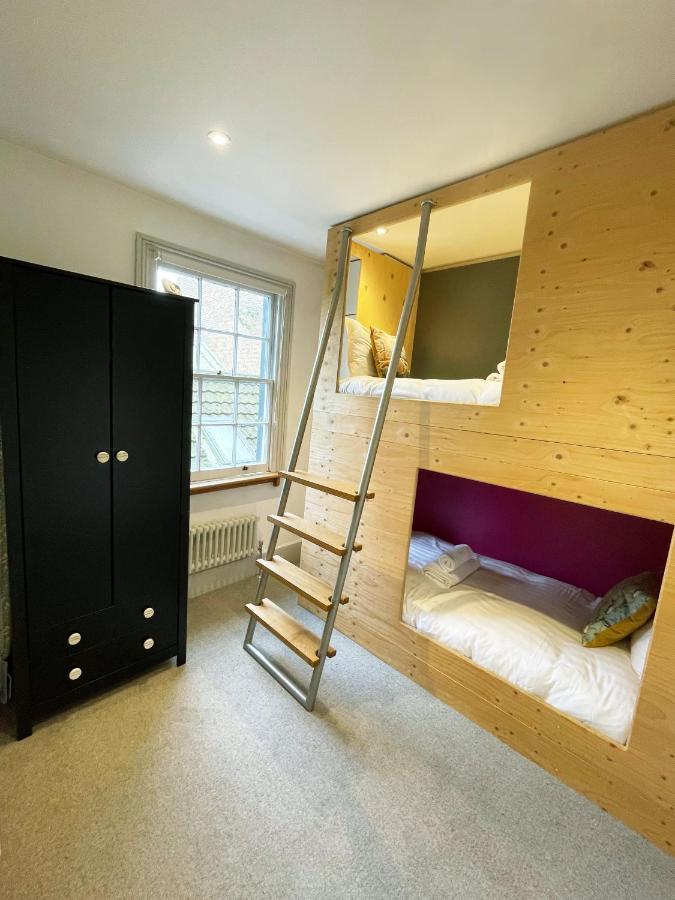 Stylish 2-bedroom Townhouse Next To Station Apartment Brighton