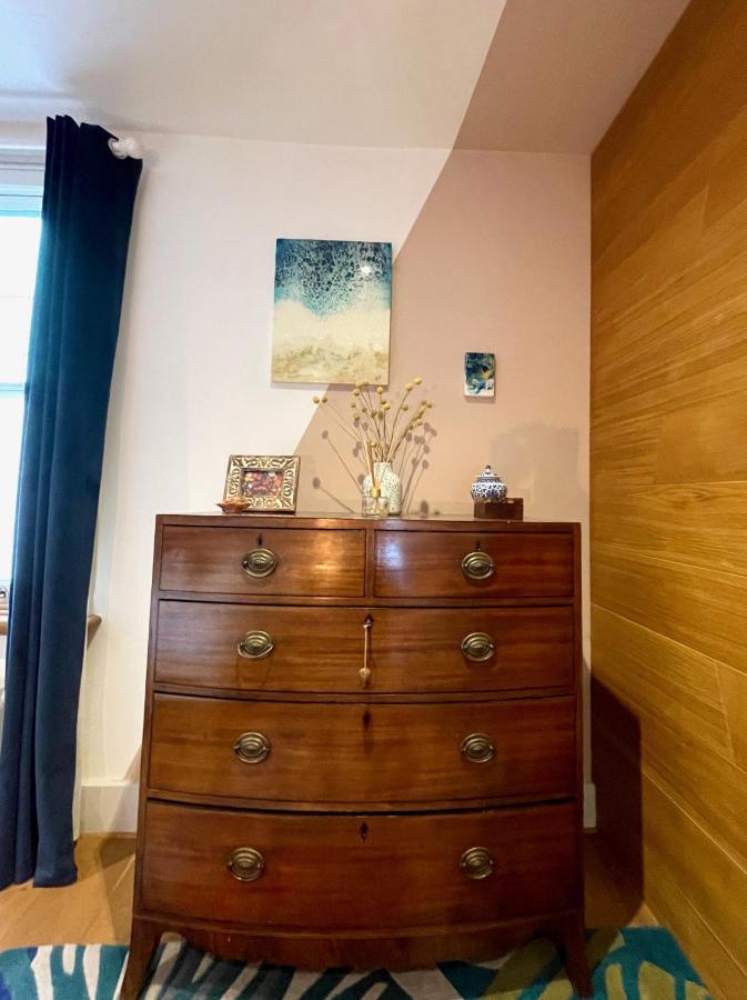 Stylish 2-bedroom Townhouse Next To Station Brighton