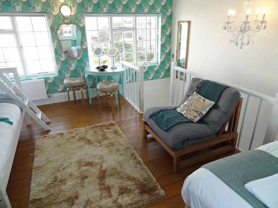 Holiday home Mermaid House - Close To Beach - By Crown Gardens *