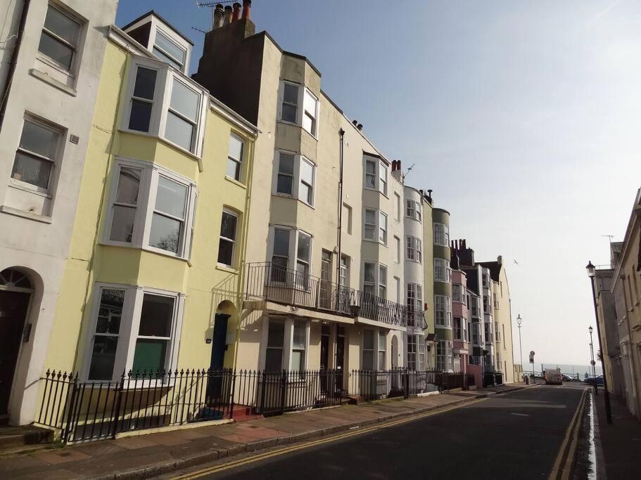 Holiday home Mermaid House - Close To Beach - By Crown Gardens *