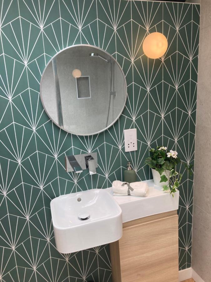 Ensuite Guest Unit With Ac And Free On-street Parking