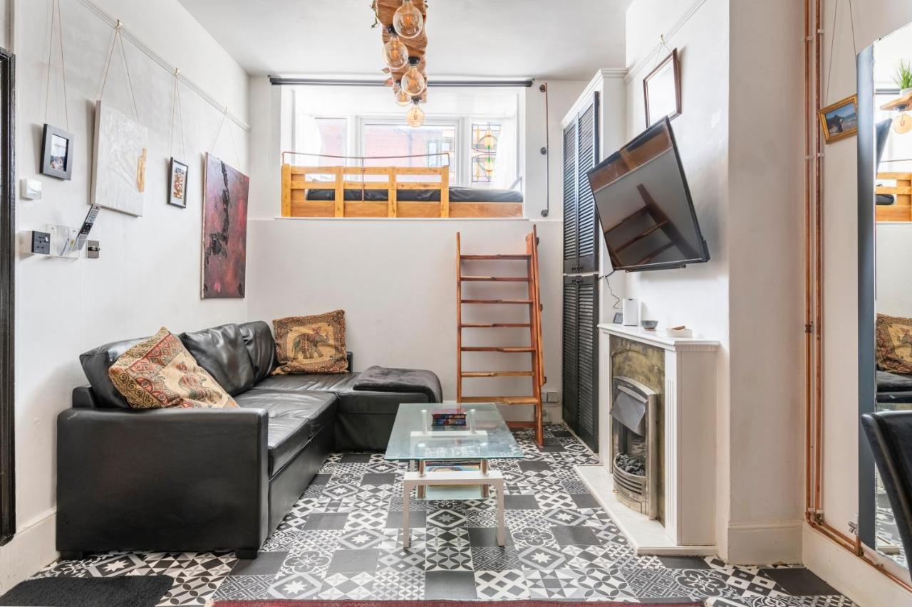 Apartment Hideaway In The Centre Of *