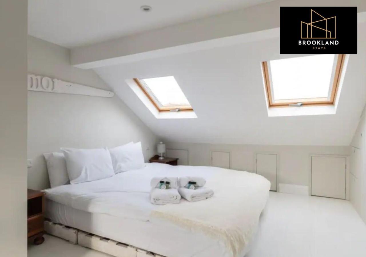 Four Bedroom House By Brookland Serviced Short Lets & With Free Wifi Holiday home *