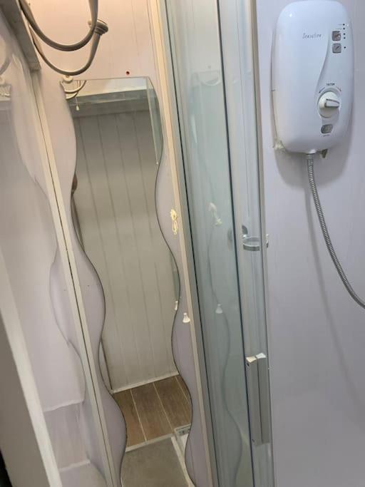 One Bedroom In Heart Of Apartment Brighton