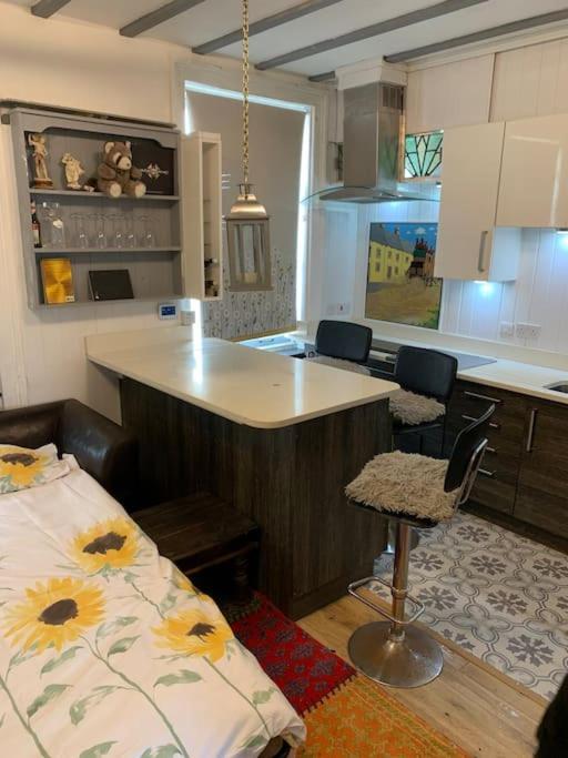 One Bedroom In Heart Of *