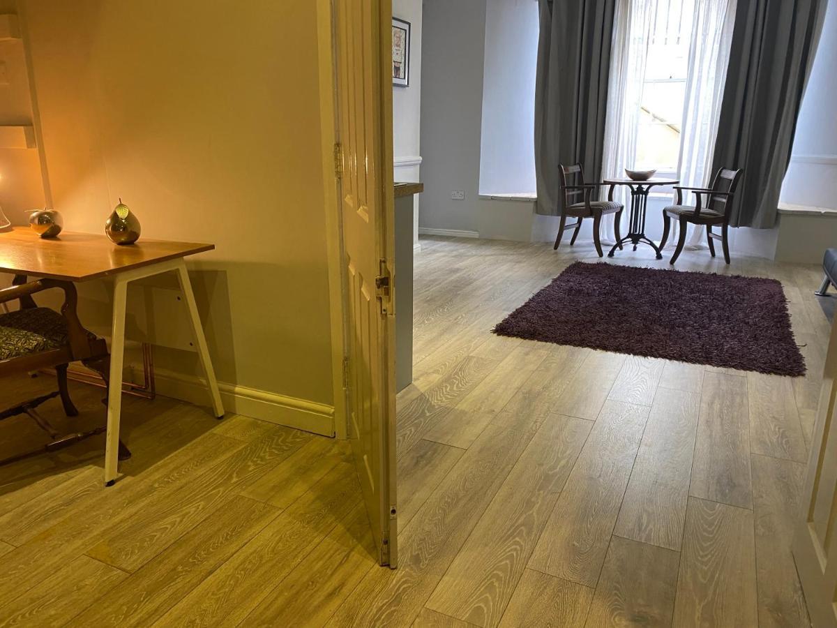 The Nash - One Minute Walk To Beach Apartment Brighton
