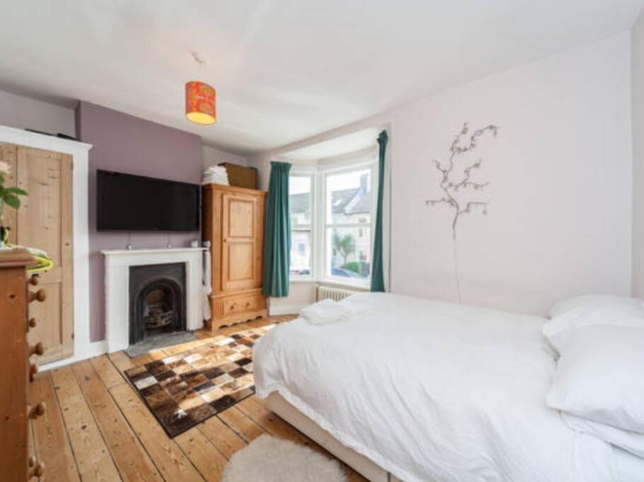 Three Bedroomed Victorian Family House, Garden Holiday home *