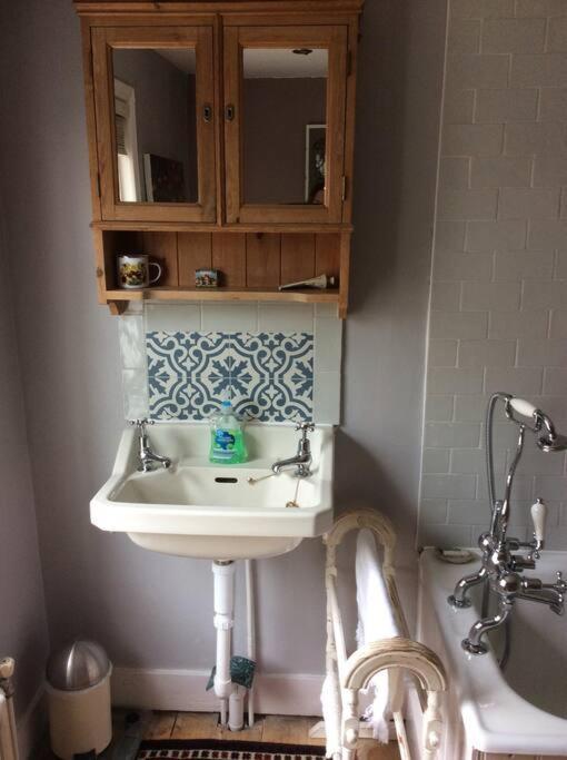 Holiday home Three Bedroomed Victorian Family House, Garden *