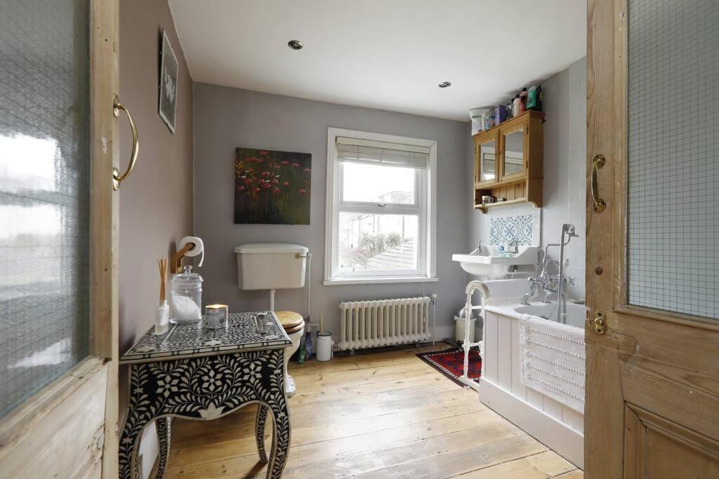 Three Bedroomed Victorian Family House, Garden Brighton