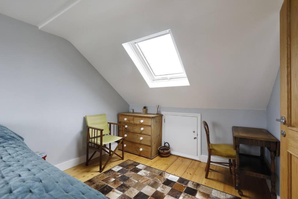 Three Bedroomed Victorian Family House, Garden Holiday home *
