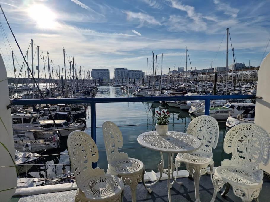 Sea Breeze In Marina With Free Parking Brighton
