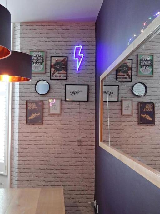 Apartment Neon Central - By Crown Gardens Brighton