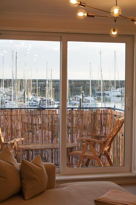 Stunning Modern Space With Harbour Views & Free Parking Brighton