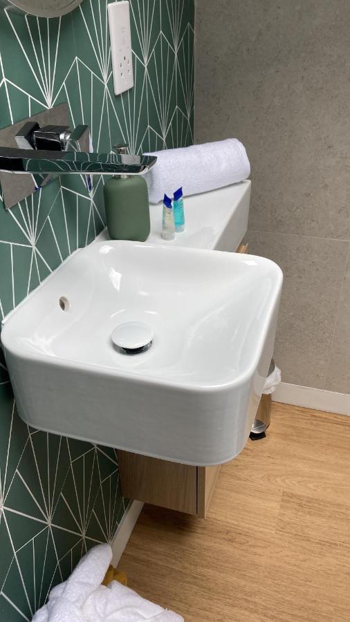 Guest house Ensuite Guest Unit With Ac And Free On-street Parking