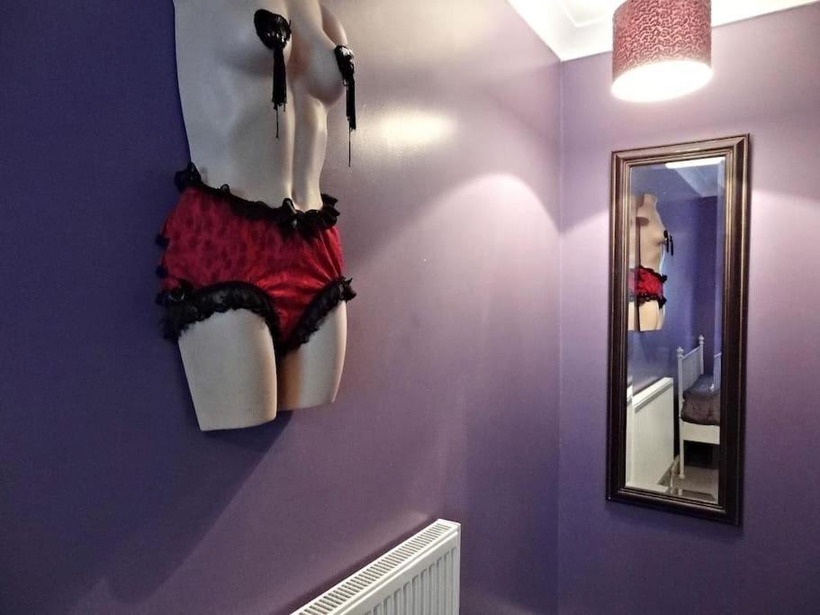 Parlourama With Hot Tub - Sleeps 18