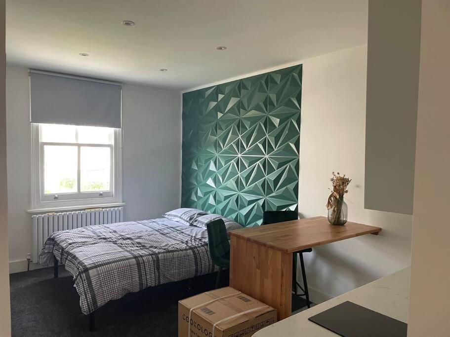 Studio 5 Mins From The Beach * Brighton