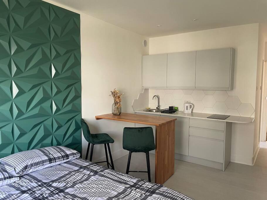 Studio 5 Mins From The Beach