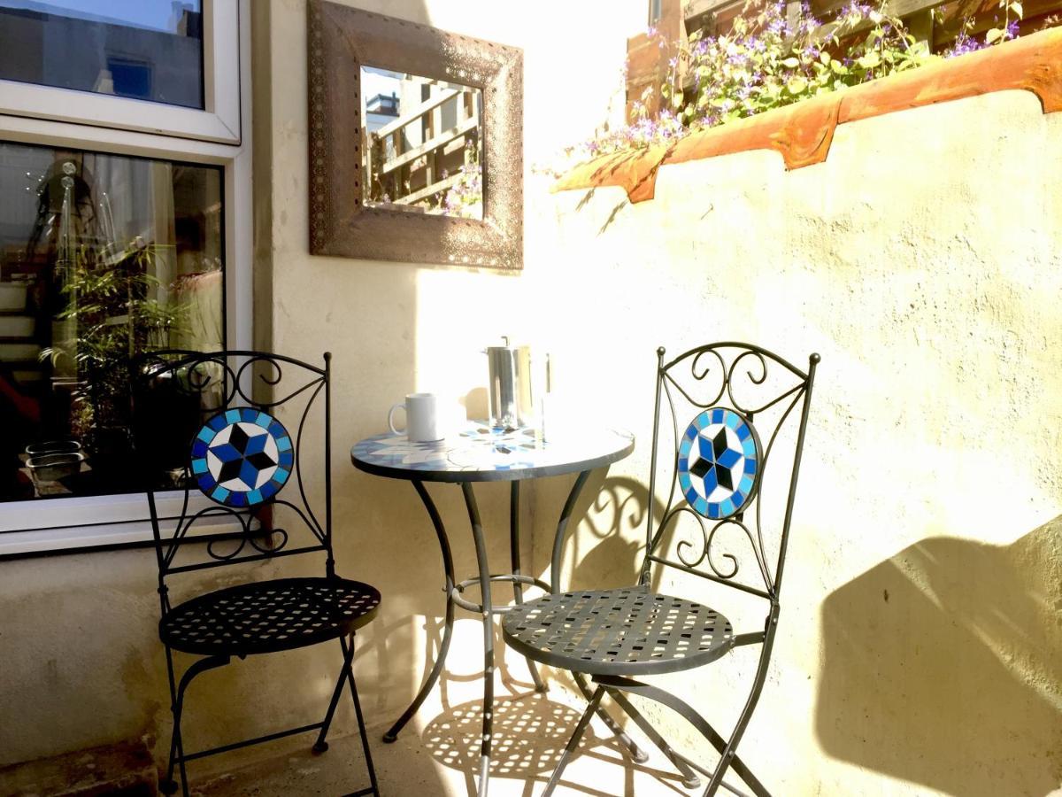 Spacious Retreat With Sunny Garden Holiday home