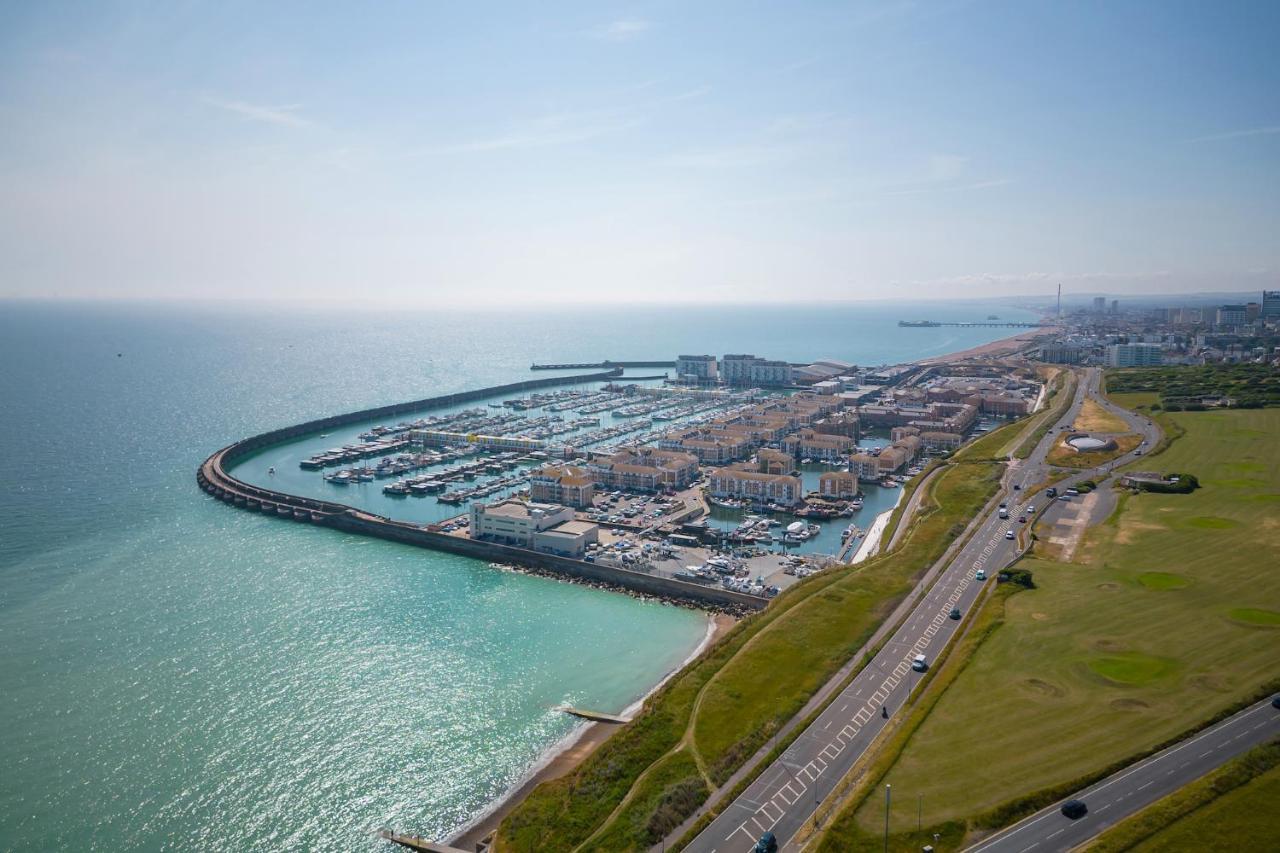Free Parking Stylish & Modern 4-bedroom With Sea Views