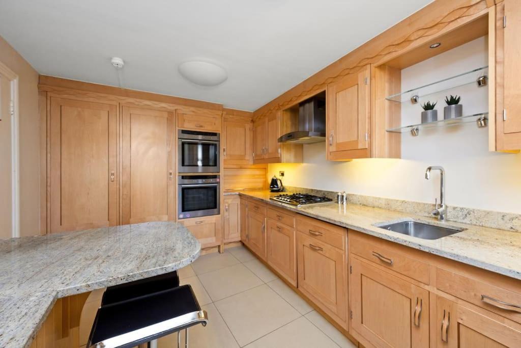 Gorgeous By The Sea Apartment Brighton
