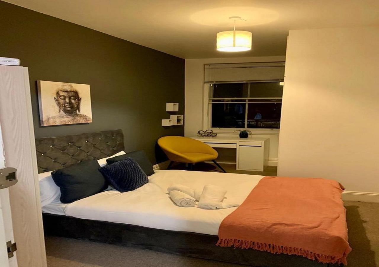 Mollyinn Central * Brighton