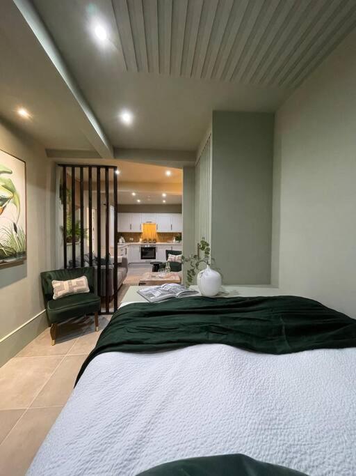 Stylish In The Heart Of Apartment Brighton