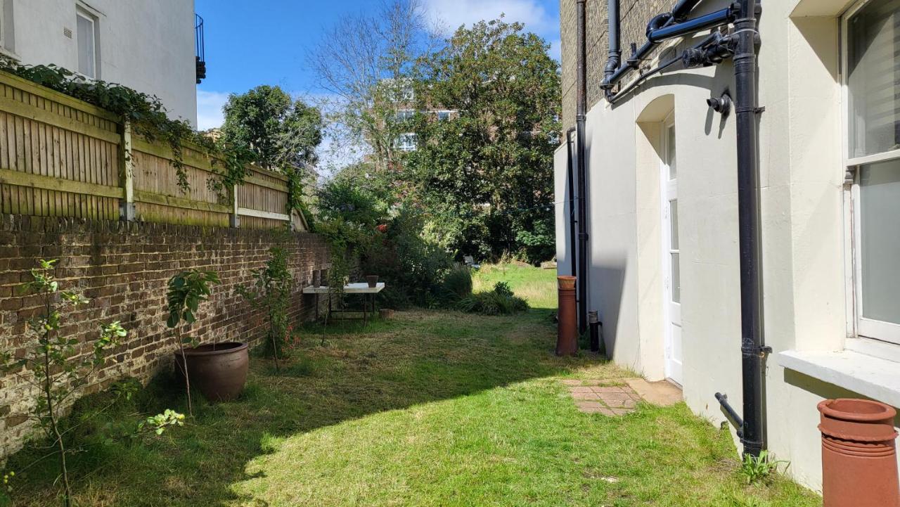 2 Large One Bed - Prime Location - Quiet & Comfortable - Garden Access Apartment Brighton