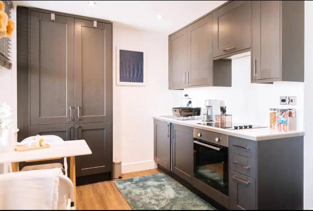 *central Modern Studio* * Brighton