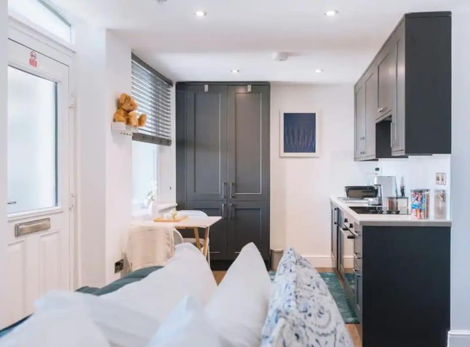 *central Modern Studio* Brighton