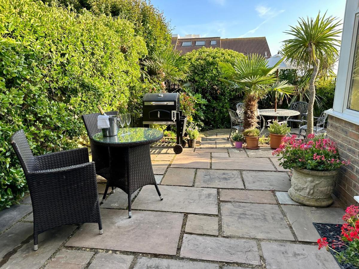 Beautifully Presented 3 Bed House Above The Marina Holiday home