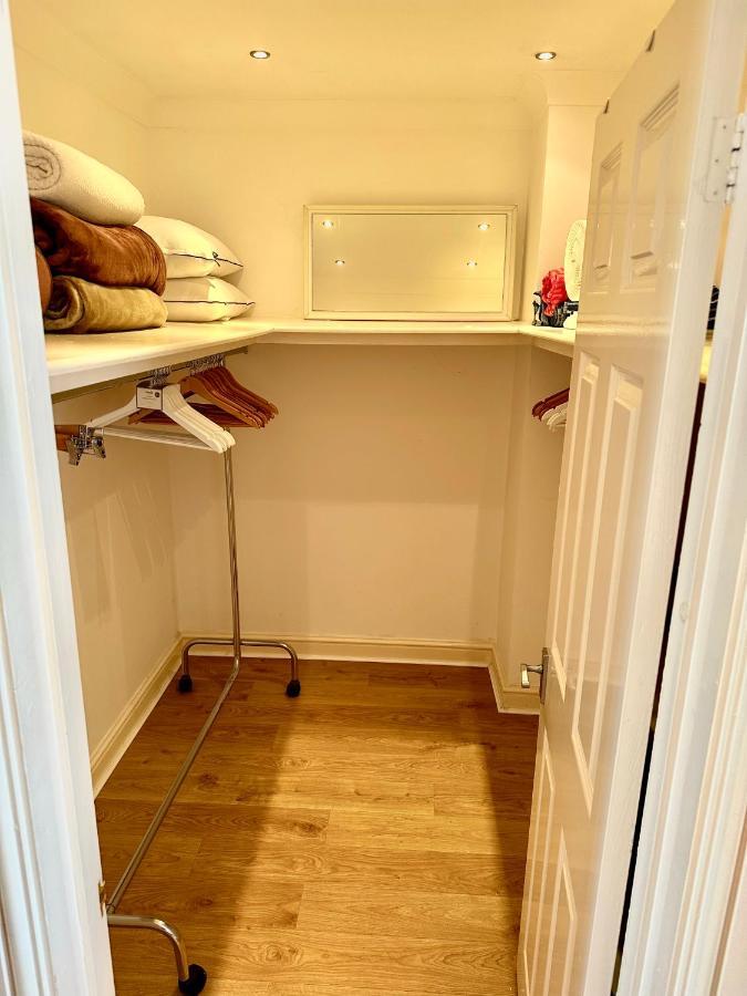 Beautifully Presented 3 Bed House Above The Marina Brighton