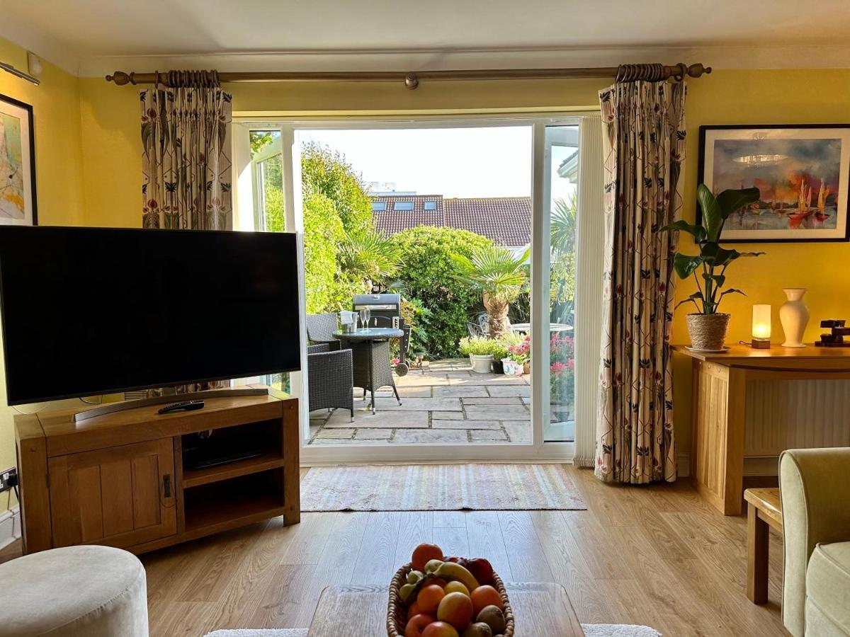 Holiday home Beautifully Presented 3 Bed House Above The Marina *