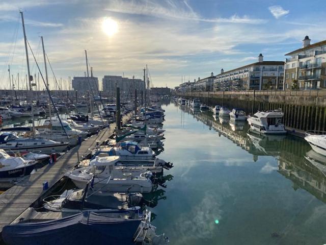 Seascape - Floating At Marina With Free Parking Apartment