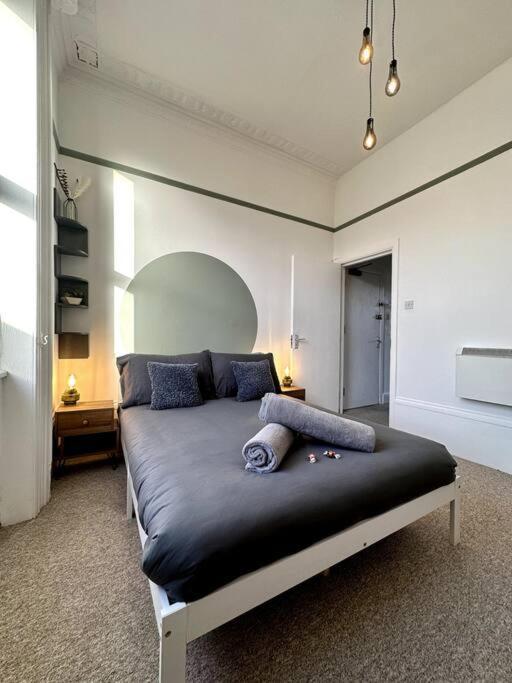 / Balcony/ Board Games / Bath Tub Apartment *