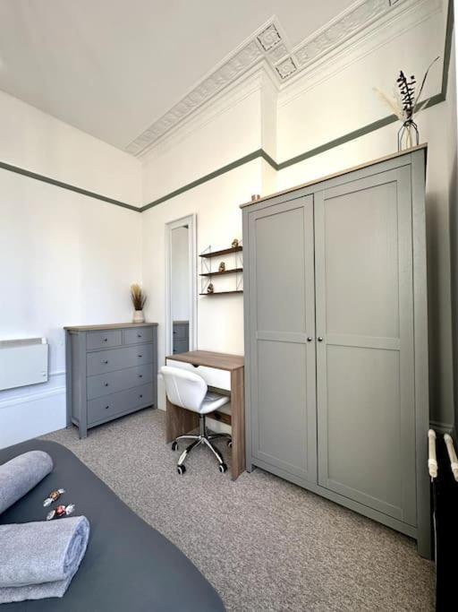 / Balcony/ Board Games / Bath Tub Apartment *
