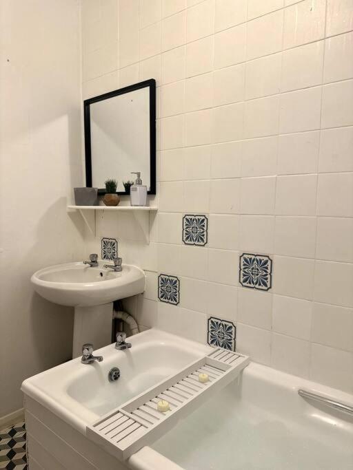 / Balcony/ Board Games / Bath Tub *