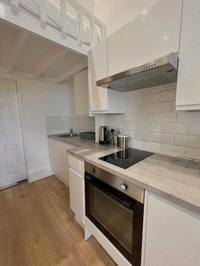 New Modern Studio Flat * Brighton