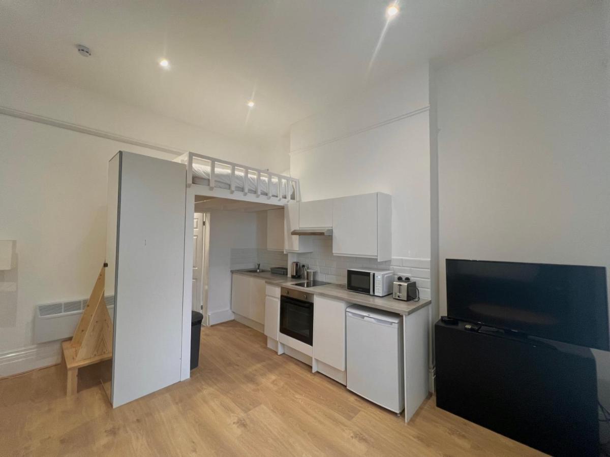 New Modern Studio Flat * Brighton
