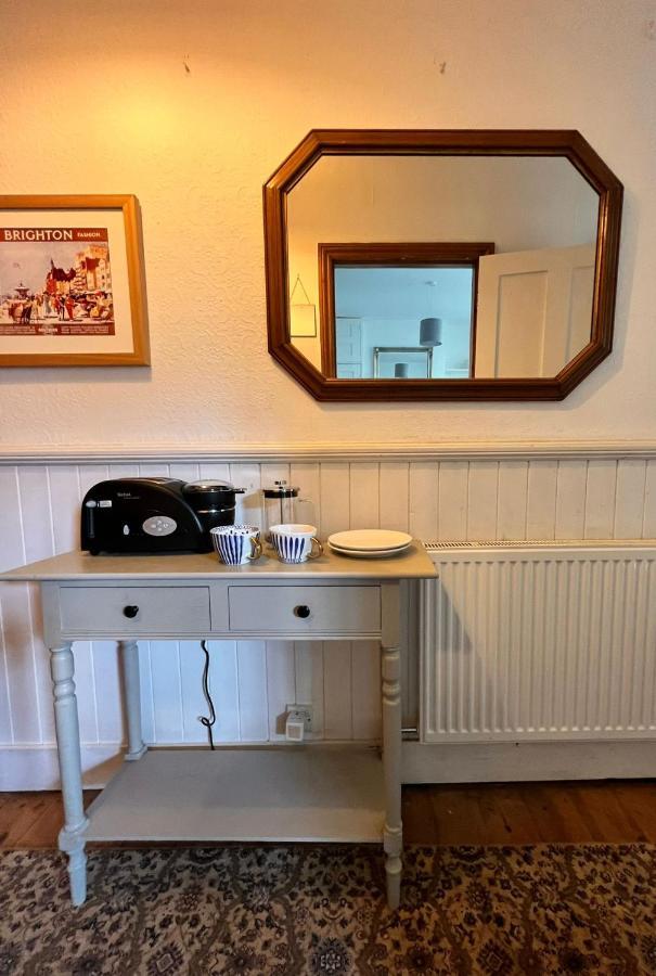 Pretty Studio, 2 Minutes To Beach! Self-contained. Brighton