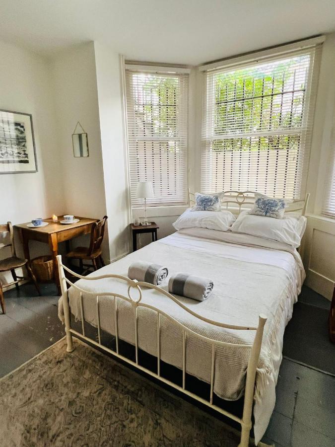 Pretty Studio, 2 Minutes To Beach! Self-contained. Brighton