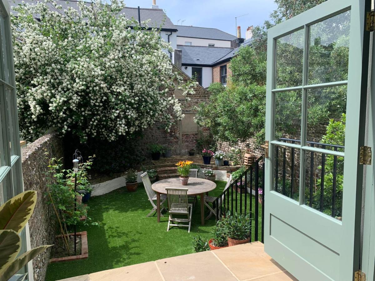 Lansdowne House Bed & Breakfast *