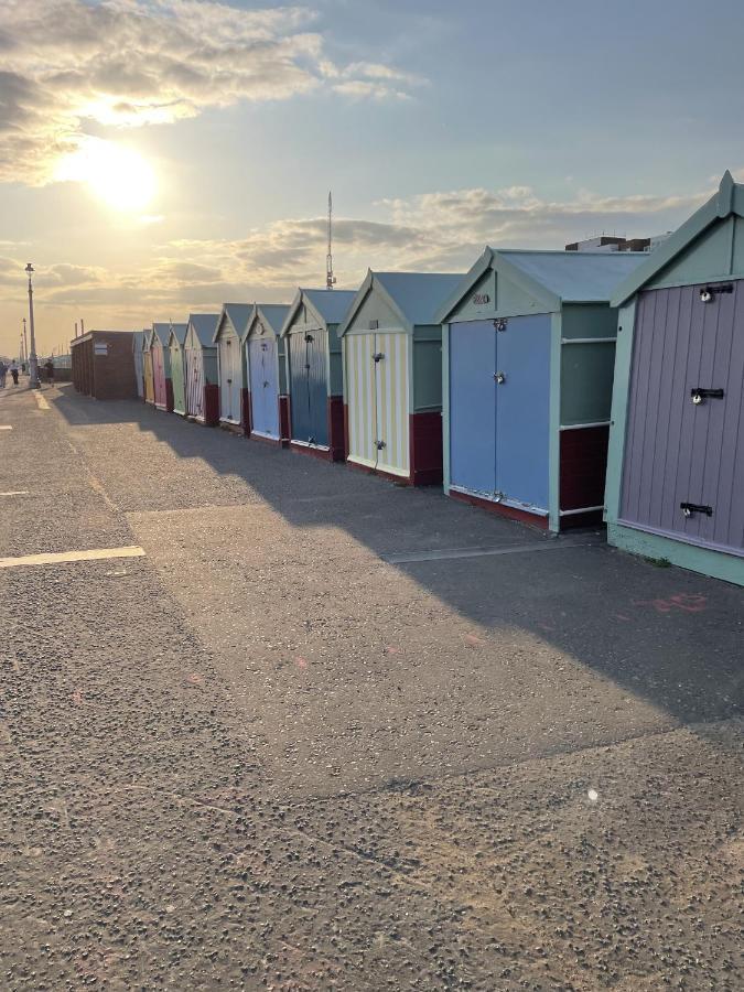 Brighton, 2 Bedroom * Brighton