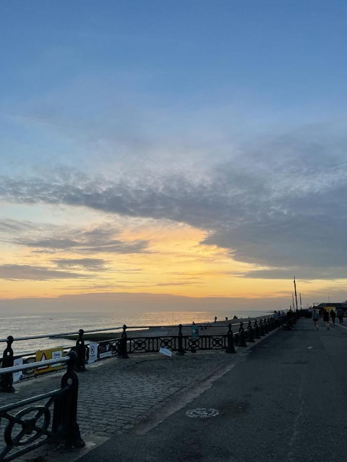 Brighton, 2 Bedroom *