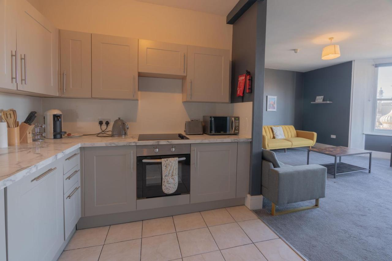 Large Apartment, Free Parking, Sleeps 10, For Contractors, Families Overlooking Royal Pavilion * Brighton