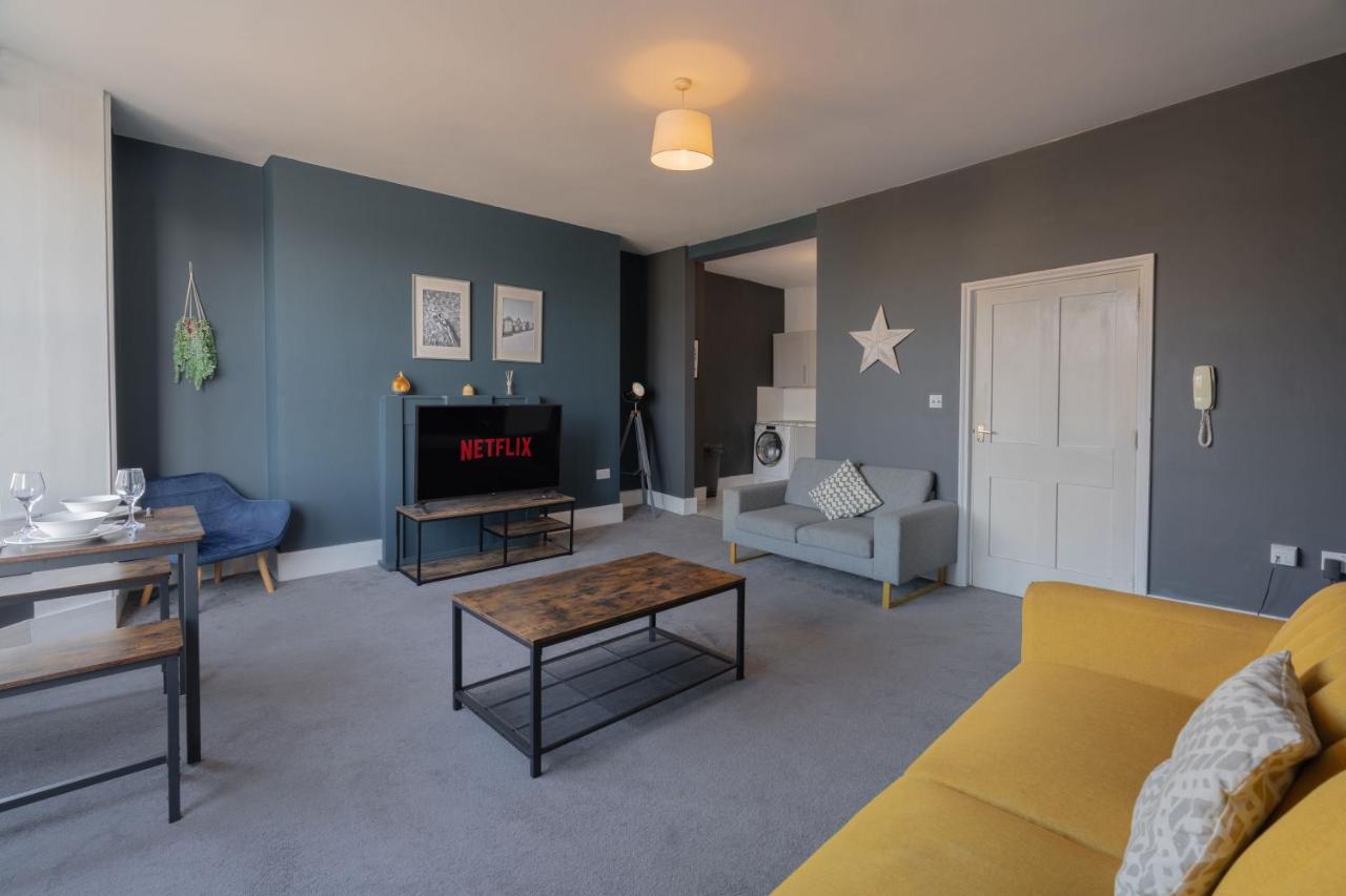 Large Apartment, Free Parking, Sleeps 10, For Contractors, Families Overlooking Royal Pavilion * Brighton